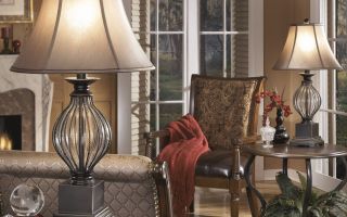 Lampes de table classiques : fabriquées en Italie, fabriquées à partir de bronzes et d'autres matériaux