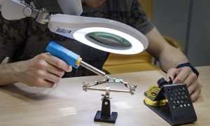 Loupe de table : pregled sur tippet et modelite