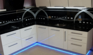 Options d'éclairage pour la cuisine: comment diriger la LED