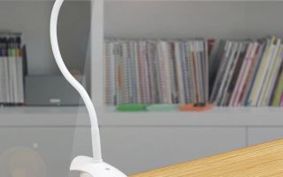 Lampes de table à la rigueur : LED pour un bureau, avec une fissure