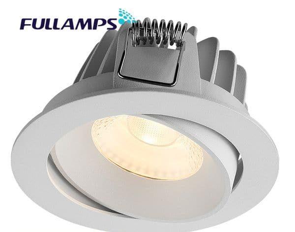 Boîtier fermé sur le mât d'éclairage