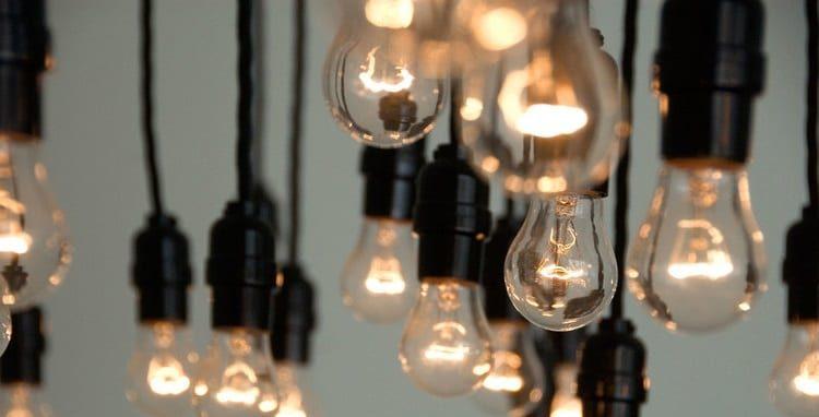 L'histoire de nai est une lampe populaire à la lumière