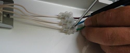 Installation correcte sur une lampe à Tavana Armstrong