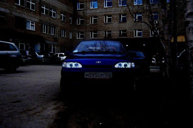 VAZ aux yeux jumeaux