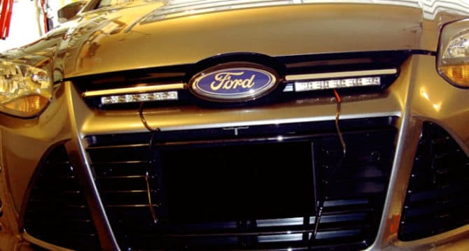 Installation entre les phares