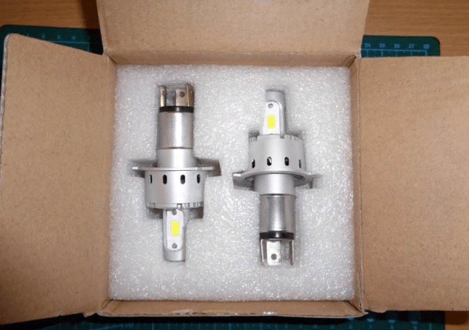 Lampe LED avec base classique