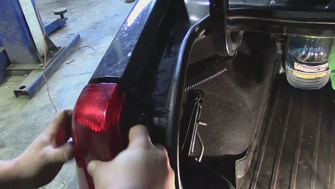 processus à l'arrière de la lampe