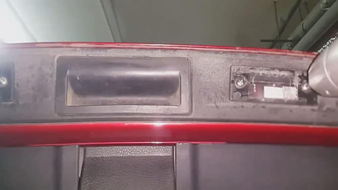 Démonté au plafond