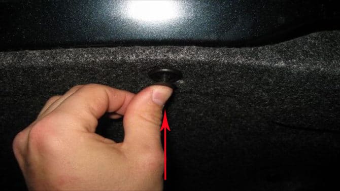 fixateur de capacité