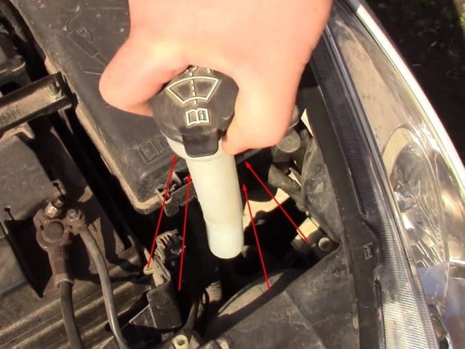 porte derrière la lampe