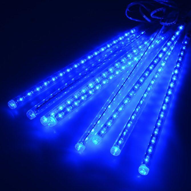 suspendre des sucettes à des guirlandes