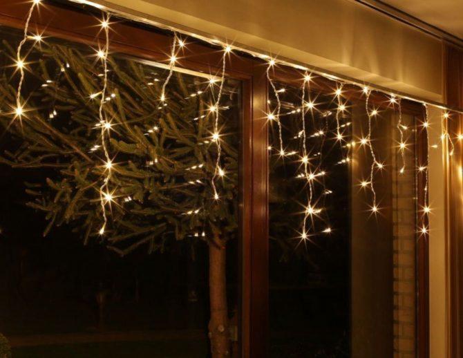 Cils LED sur le voyant