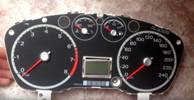 tableau de bord pour la conduite Ford Focus 2