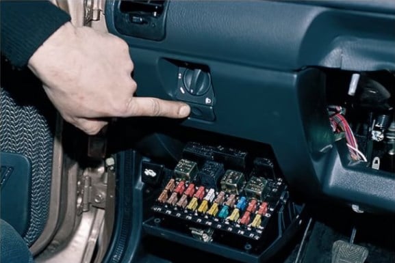 Luke sur le bloc de montage se bouillon avec un assaut sur le bourgeon