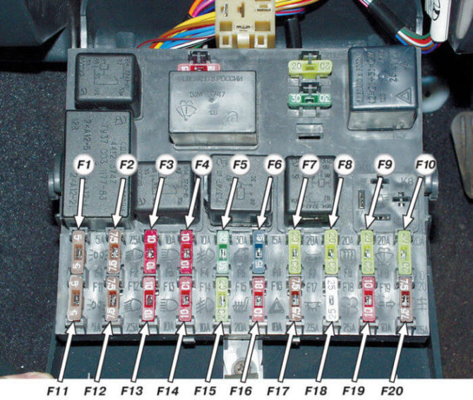 Schéma sur le préfabricant dans le bloc VAZ 2110