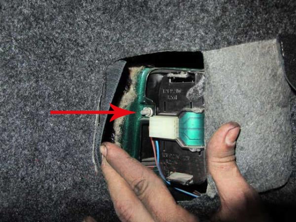 écrous de fixation sur lampata VAZ 2110