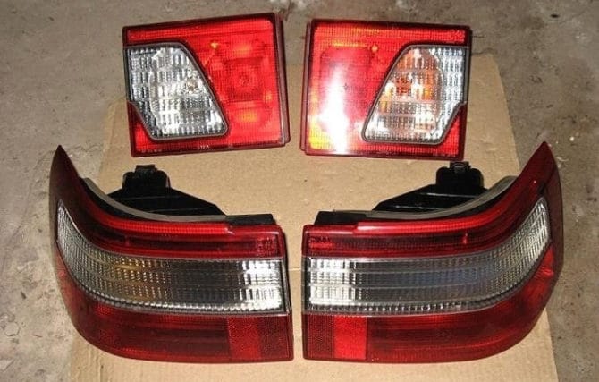 Lignes lumineuses à LED pour VAZ 2110