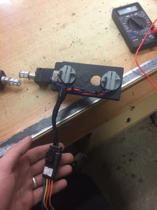 Panneau avec connecteur