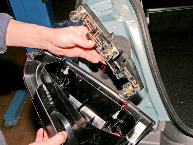 Tableau de bord, lampe dessus