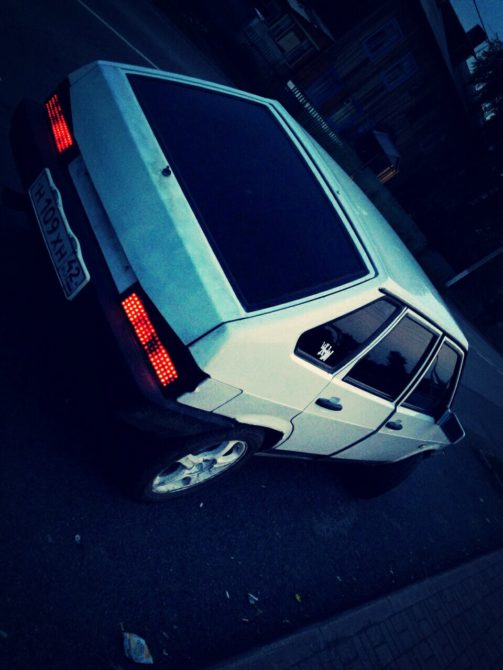 Les lignes lumineuses arrière du VAZ 2109 ne brillent pas - réparation et révision