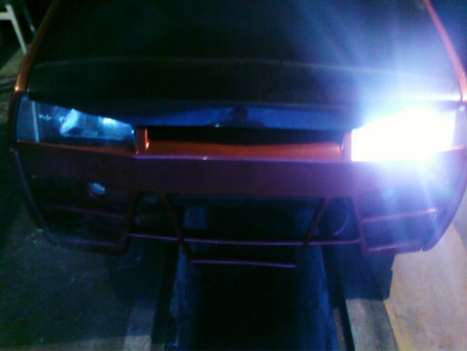 Dans quelle direction vous dirigez, quel xénon est éteint ou un moment