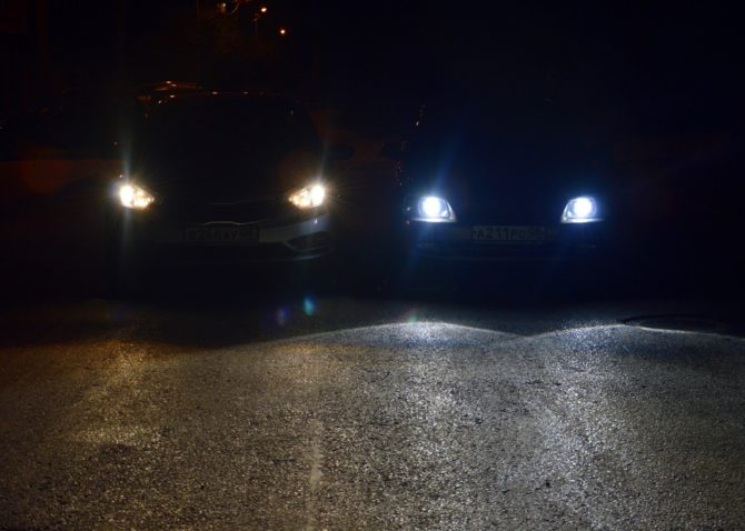 Dans quelle direction vous dirigez, quel xénon est éteint ou un moment