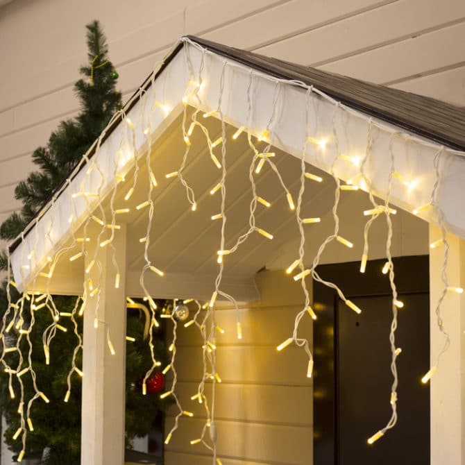 Comment décorez-vous la darveta avec une guirlande et comment est-ce nécessaire pour les marchandises