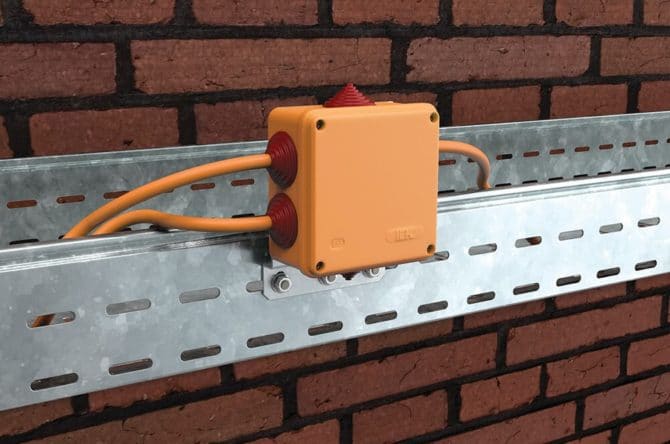 Koga lampata pour l'évacuation tryabva oui allumez-le automatiquement