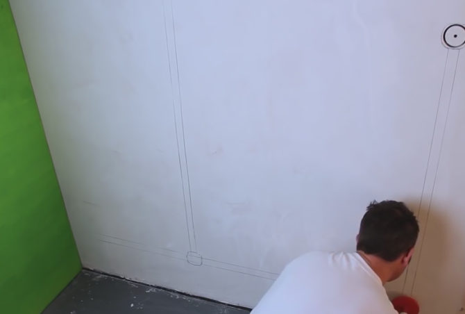 Dirigez-vous vers le câble sur le balcon