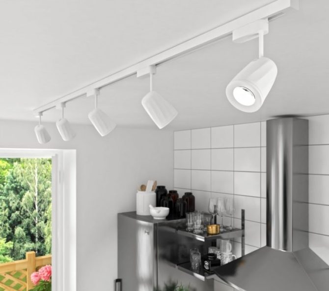 Eclairage de la cuisine avec une lampe